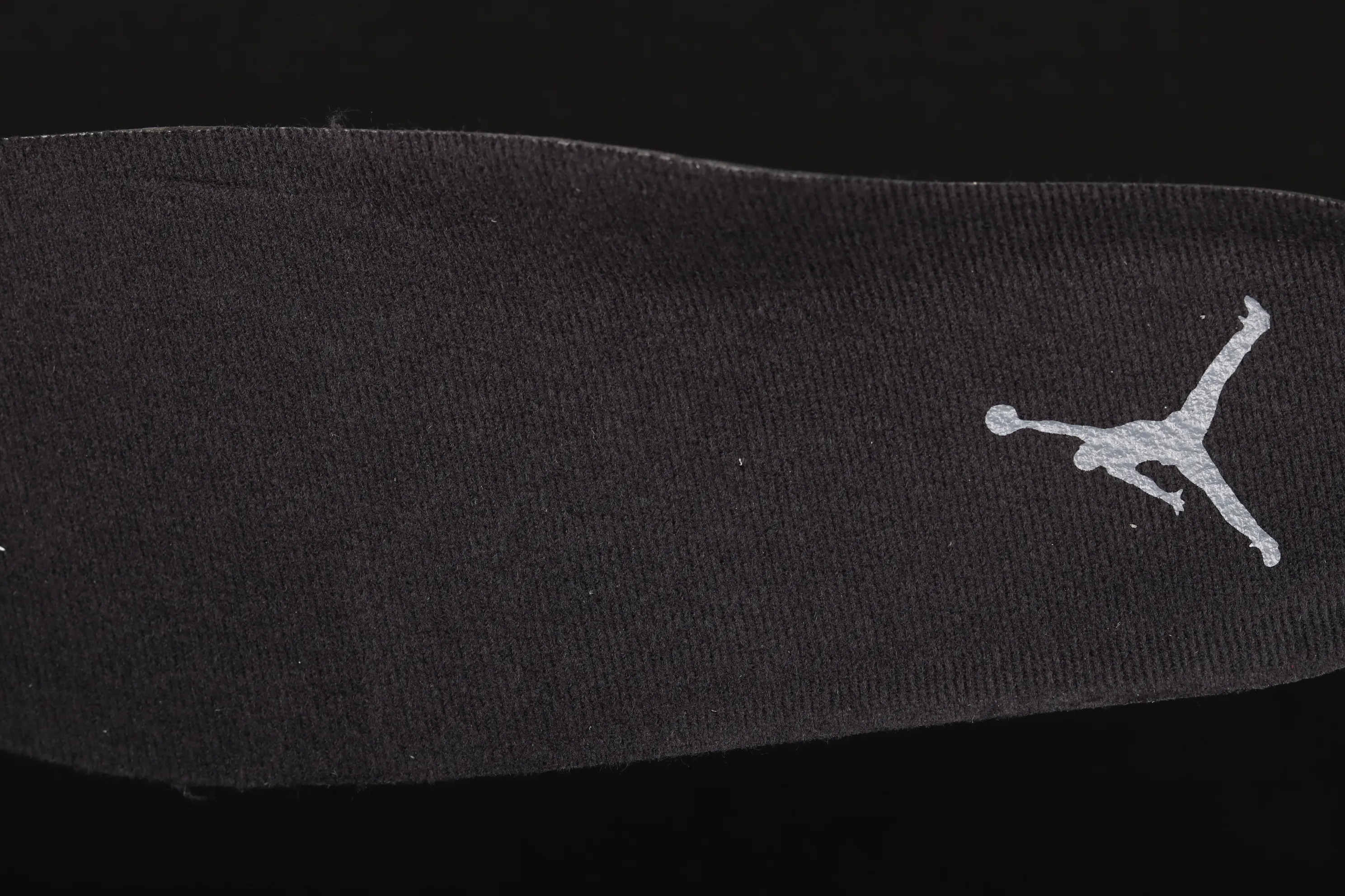 All categories Air Jordan Jordan series basketball shoes Air Jordan 11 X version Air Jordan 11 "Cap and Gown" AJ11 Joe 11 Black Gamma Black Warrior 378037-005
